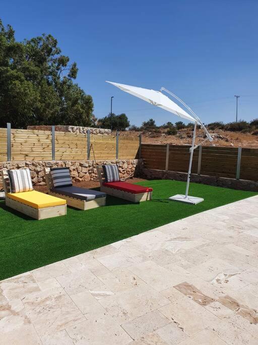 Villa זריחה למרגלות הגלבוע Nurit Exterior foto