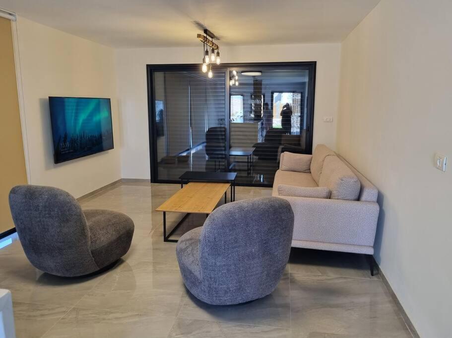 Villa זריחה למרגלות הגלבוע Nurit Exterior foto