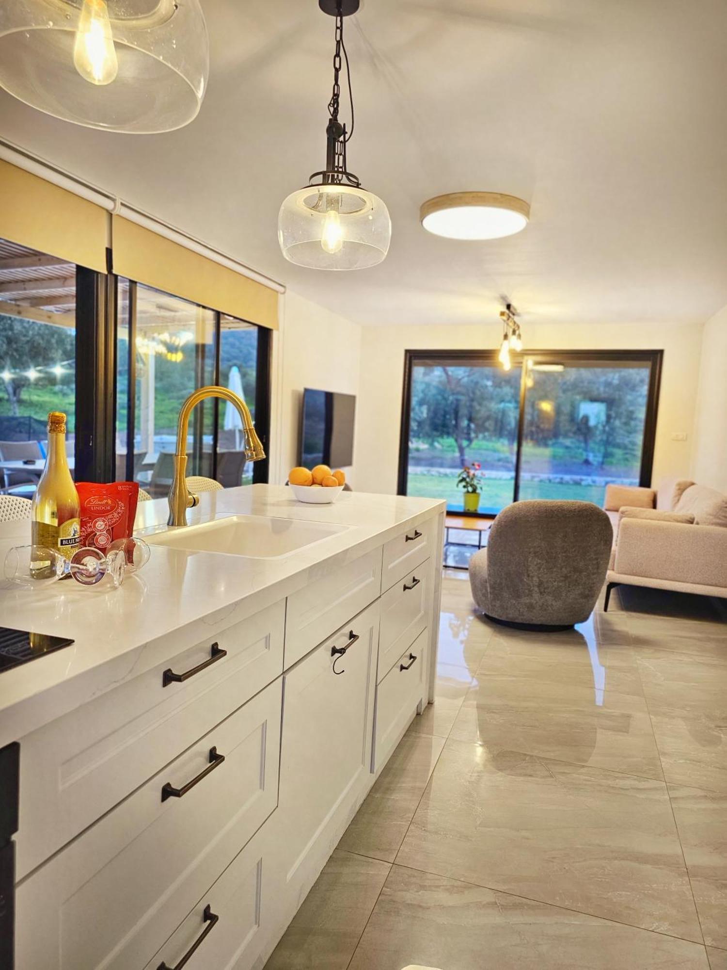 Villa זריחה למרגלות הגלבוע Nurit Exterior foto